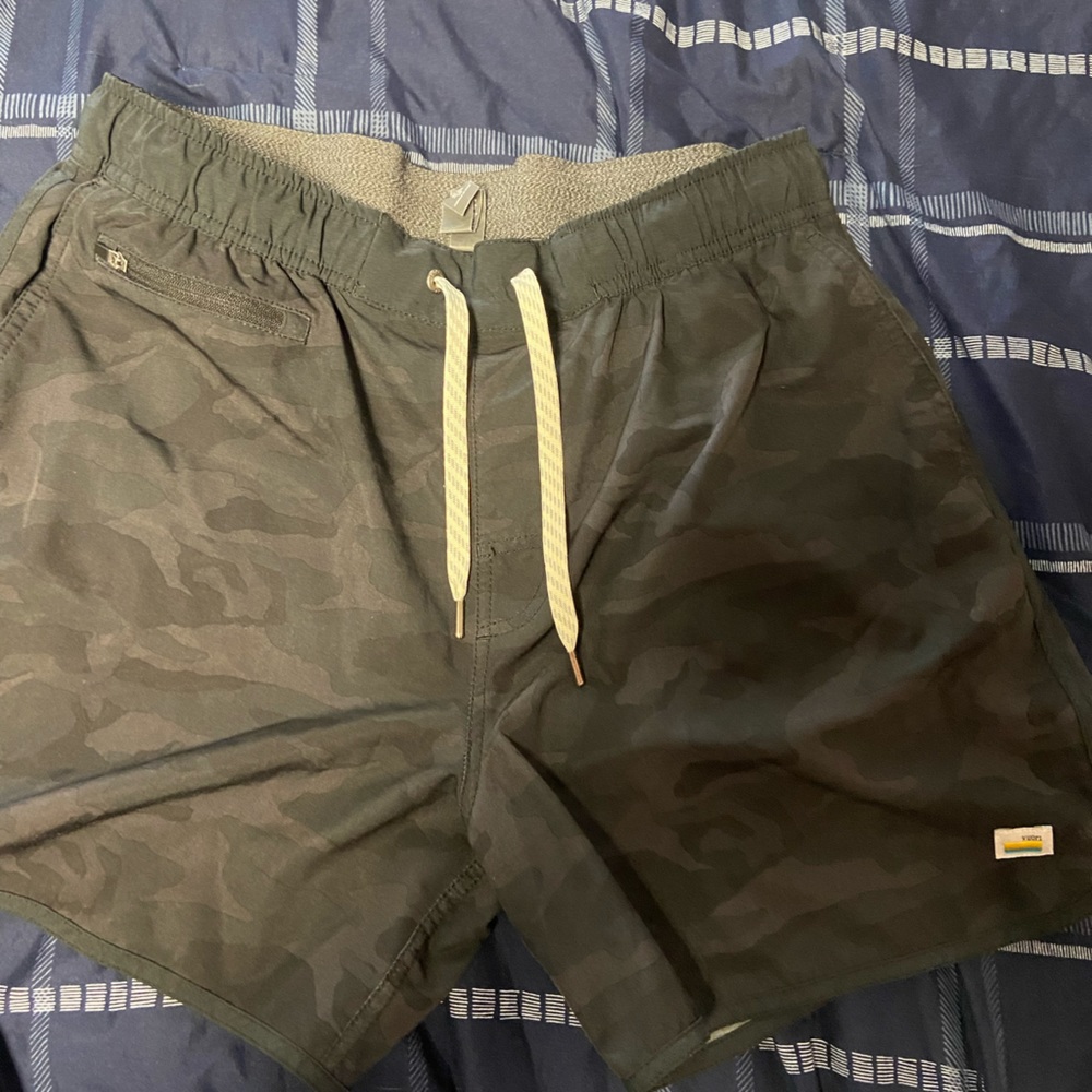 vouri black camouflage shorts